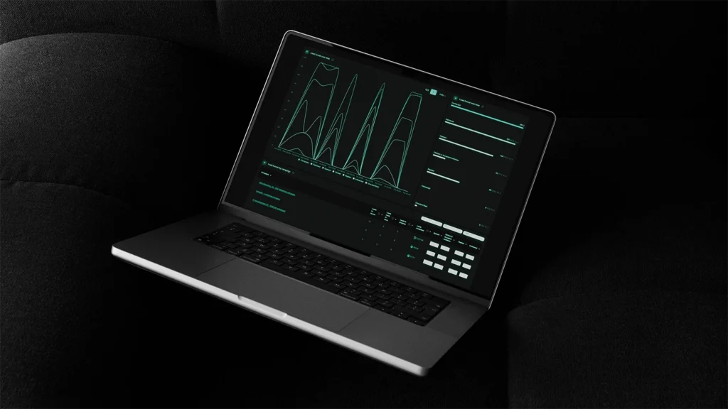 Luma Creativen blogiartikkelin pääkuva, jossa on kannettava tietokone asetettuna tummalle, minimalistiselle taustalle. Kuvitus visualisoi tekoälyn hyödyntämistä liidigenaroinnissa ja tehokasta datan seurantaa Luma Creativen yritysilmeen mukaisesti.